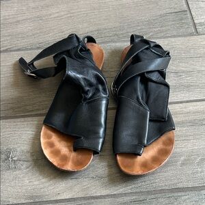 Vero Cuoio Black Leather Wrap Sandals